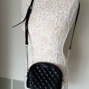 Chic Black Quilted Crossbody Bag with Chain Strap